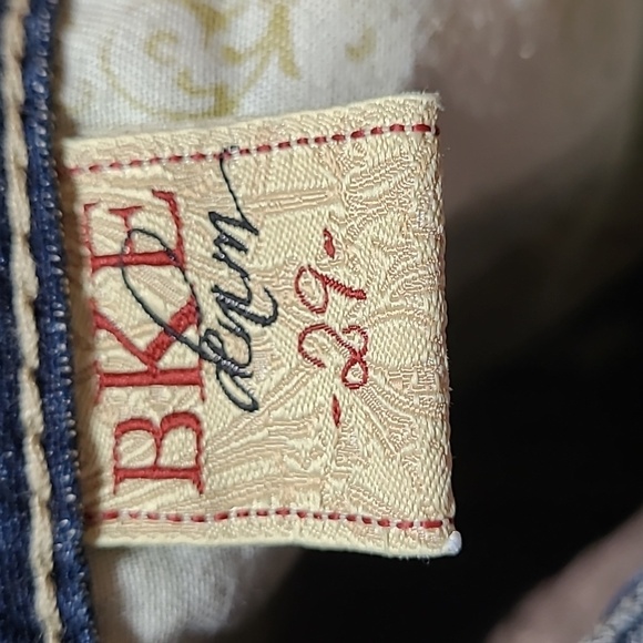 VINTAGE EXCLUSIVE MADISON BKE EMBROIDERED FRAYED-HEM DISTRESSED DENIM SKIRT - Picture 11 of 12